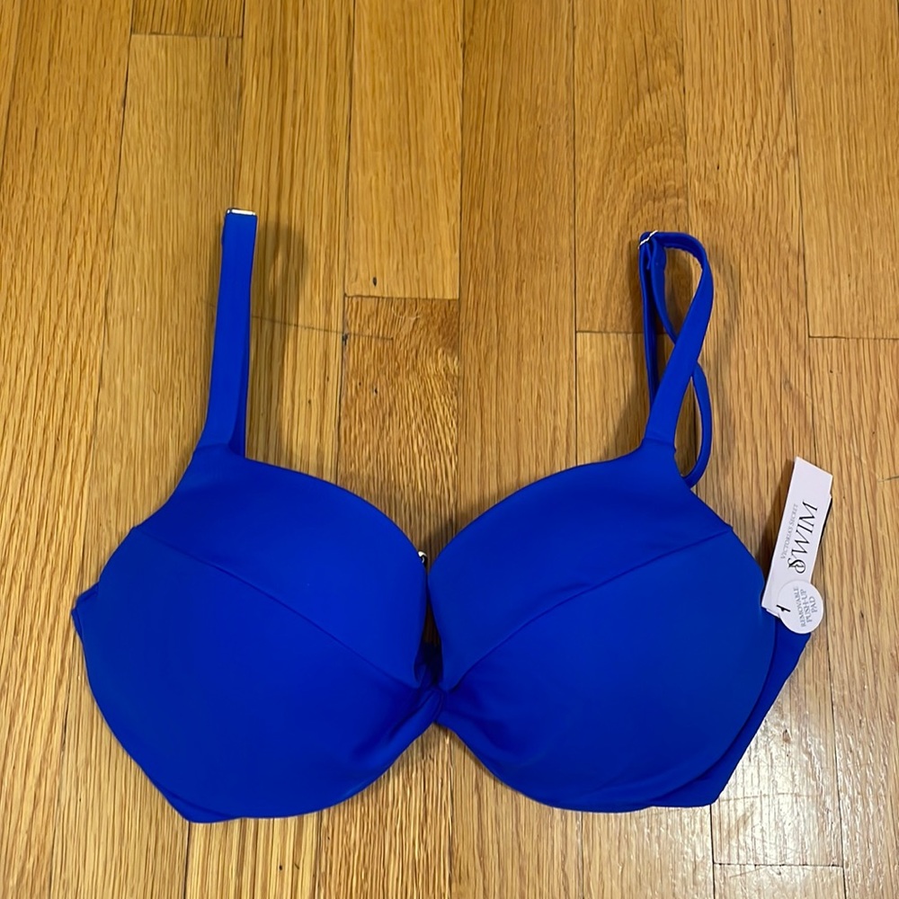 BRAND NEW***Victoria's Secret Swim Twist Removable Push-Up Bikini Top